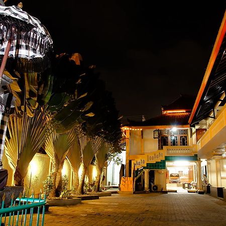 Mataram Hotel Extérieur photo