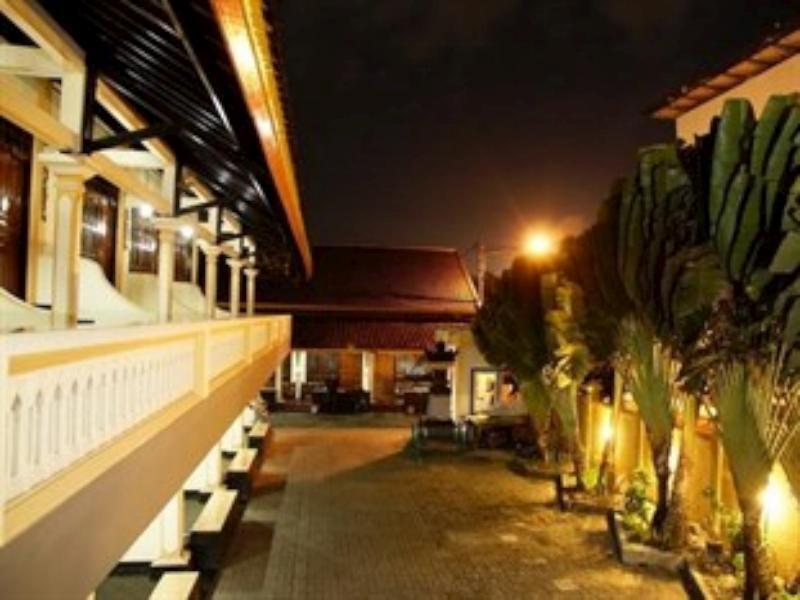 Mataram Hotel Extérieur photo