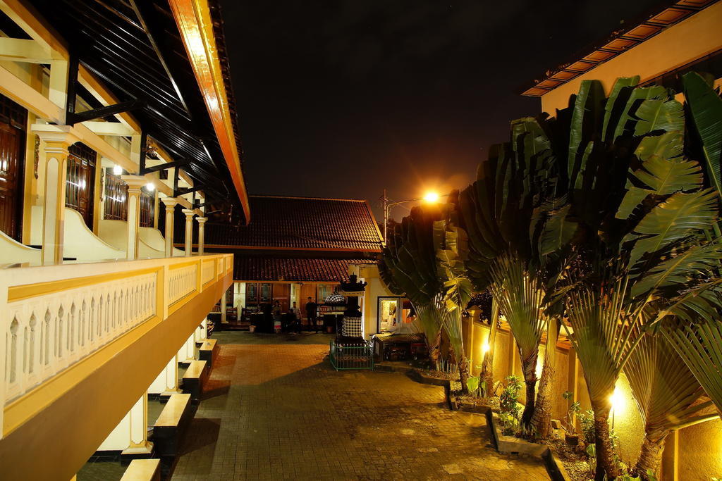 Mataram Hotel Extérieur photo